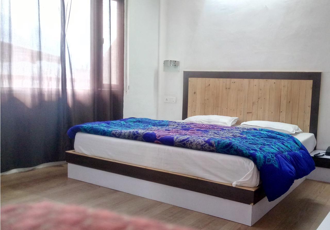 Hotel Mountain Inn Manāli Kültér fotó