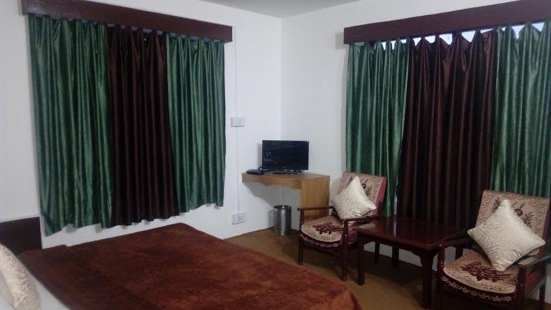 Hotel Mountain Inn Manāli Kültér fotó